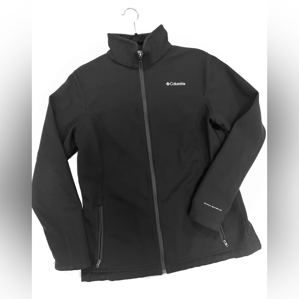 Columbia jacket with Omni shield. Size L.